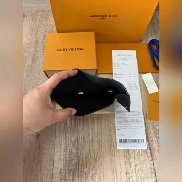 Louis Vuitton Victorine Wallet - Picture 12 of 13